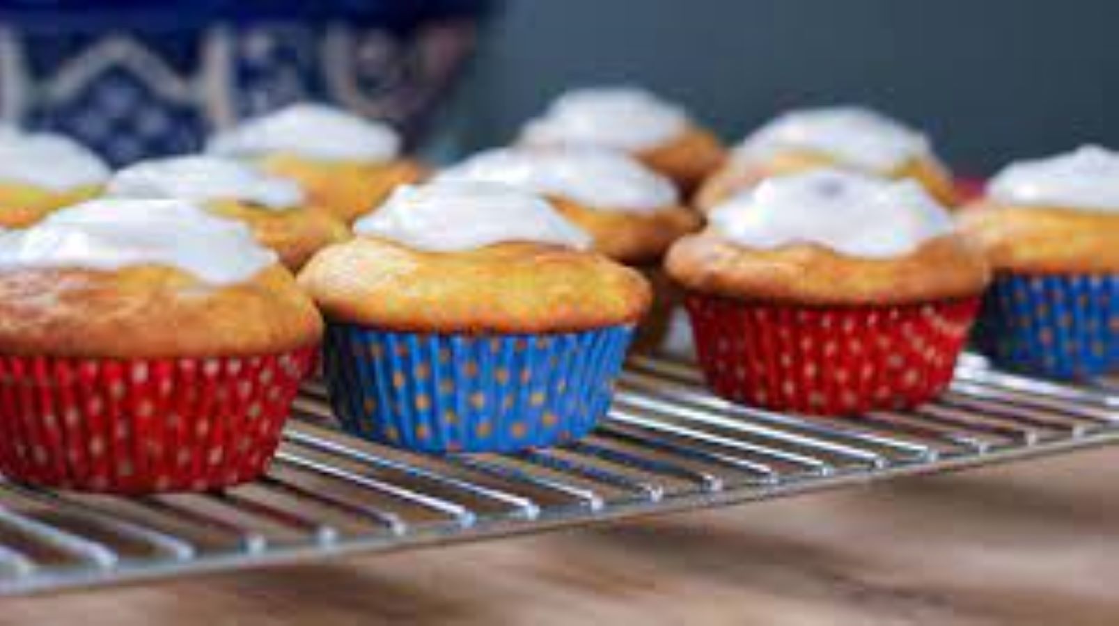 Delicious lemon cupcakes: a delicious recipe for citrus lovers